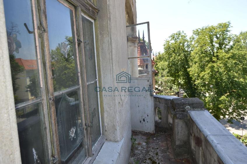 Casă individuală cu 19 camere cu Canalizare în Central