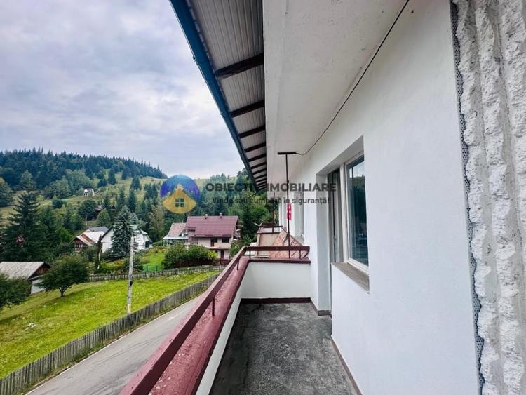 Apartament cu 4 camere decomandat în Durău