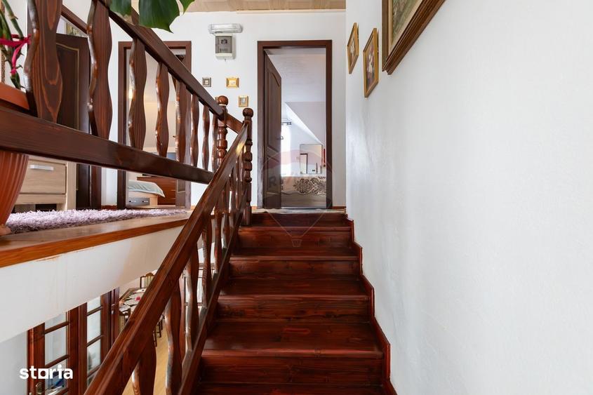Casă cu 4 camere cu Teren 230 Mp în Măgura