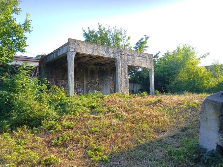 Teren de 4.21 mp, în Central