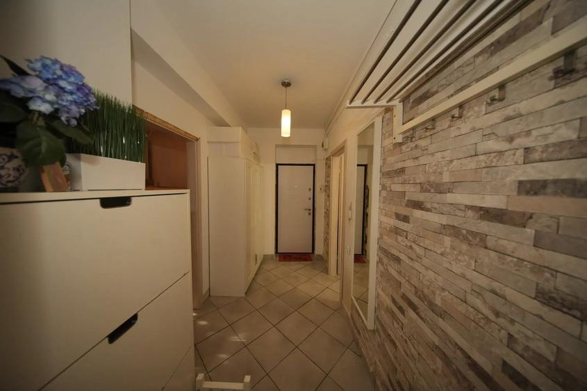 Apartament cu 2 camere decomandat în Drumul Taberei