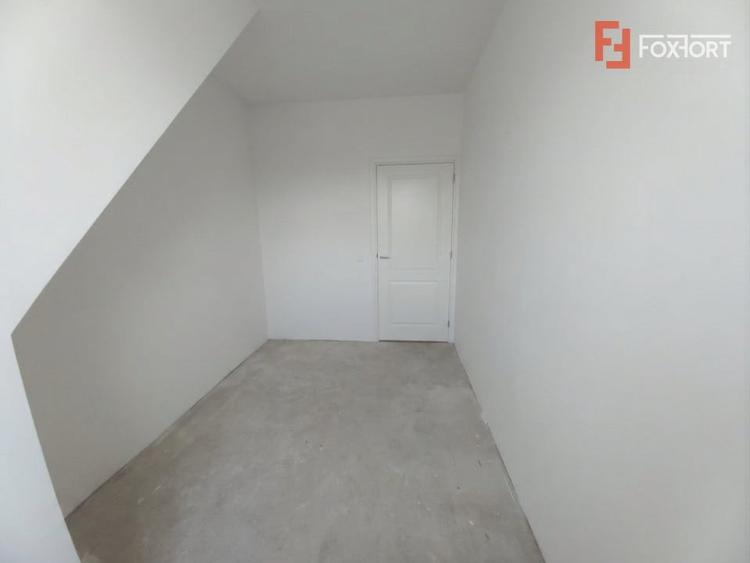 Duplex cu 5 camere cu Canalizare în Ghiroda