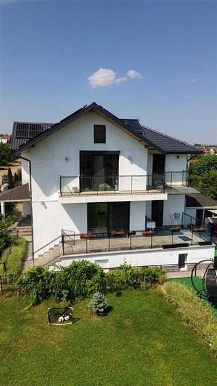 Casă individuală cu 5 camere cu Piscina în Lunca Cetățuii