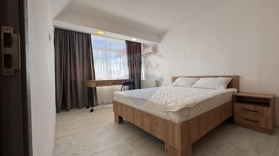 Apartament cu 3 camere decomandat, mobilat în Cantemir