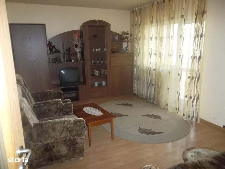 Apartament cu 2 camere decomandat în Piața Centrală