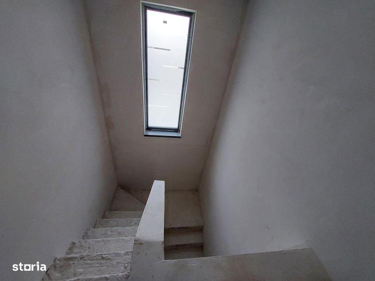 Casă cu 5 camere cu Teren 147 Mp în Central