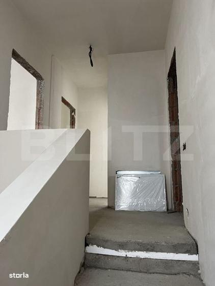 Casă cu 4 camere în Sânnicoară