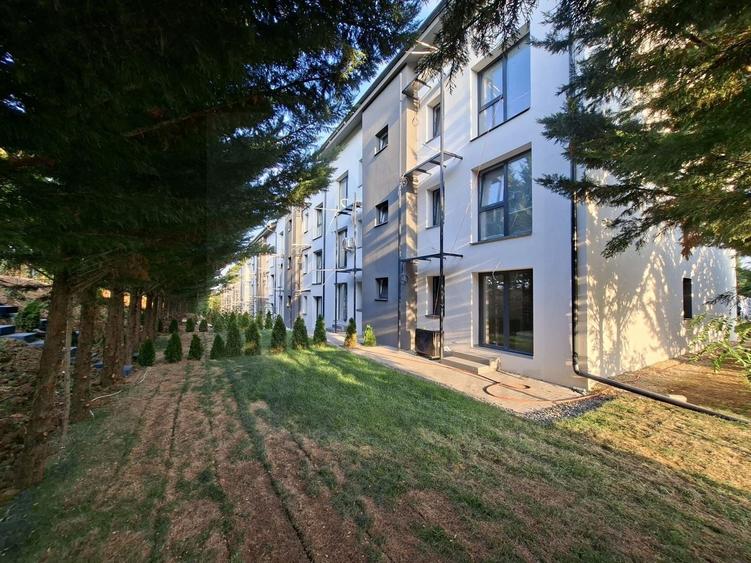 Apartament cu 3 camere decomandat în Cristian
