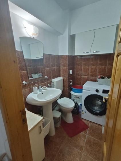 Apartament cu 3 camere decomandat în Gura Văii