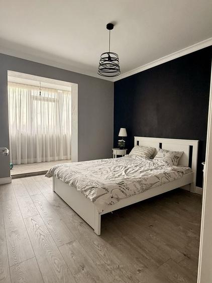 Apartament cu 3 camere decomandat în Palat