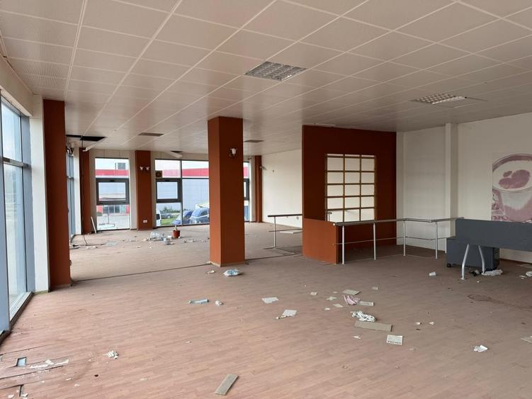 Spațiu comercial, de 280 mp, în Afumați