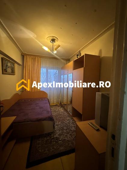 Apartament cu 4 camere decomandat în Costin Georgian