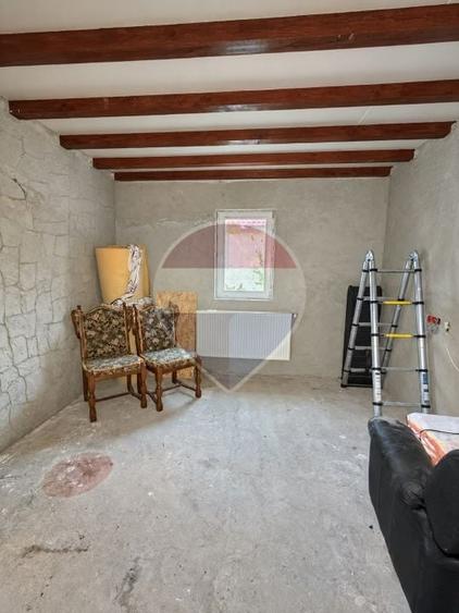 Casă individuală cu 4 camere cu Teren 1153 Mp în Central