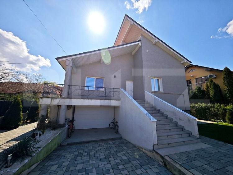 Casă individuală cu 6 camere cu Canalizare în Sântandrei