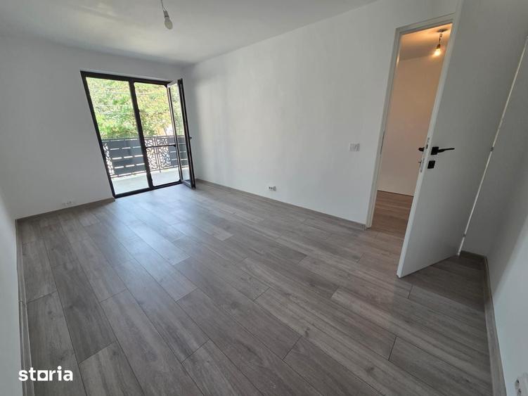 Casă cu 5 camere cu Teren 300 Mp în Babadag