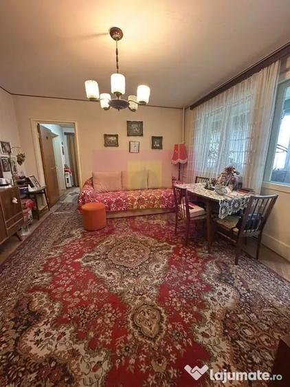 Apartament cu 3 camere semidecomandat în Militari