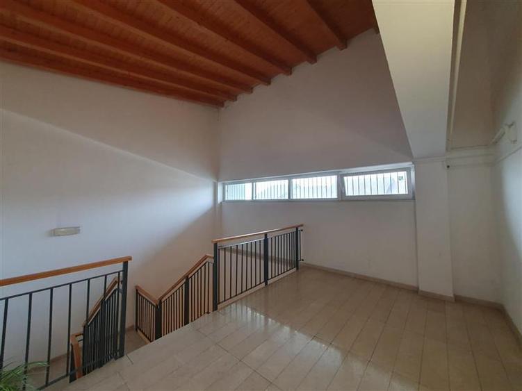Penthouse cu 3 camere decomandat, mobilat în Girocului
