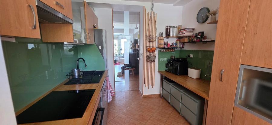 Apartament cu 3 camere decomandat, mobilat în Torontalului