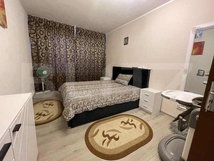 Casă individuală cu 5 camere cu Canalizare în Sud-Vest