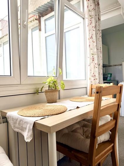 Apartament cu 3 camere decomandat, mobilat în Cișmigiu