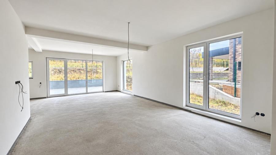 Duplex cu 5 camere decomandat cu Garaj în Iris