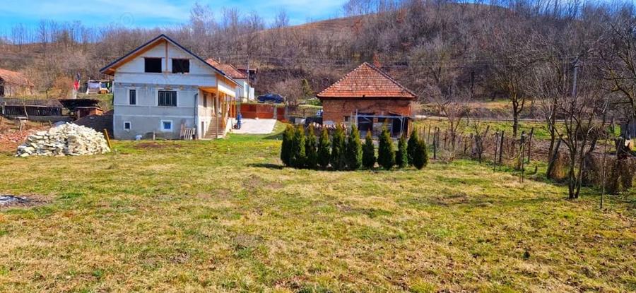 Casă cu 2 camere cu Teren 1360 Mp în Așchileu