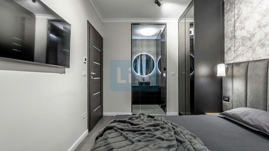Apartament cu 3 camere decomandat, mobilat în Polivalentă