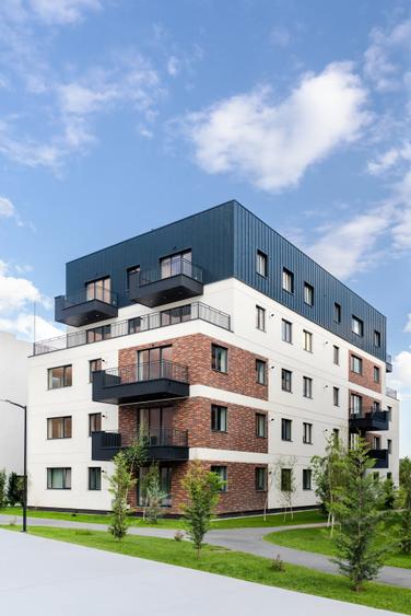Apartament cu 4 camere decomandat în Pipera