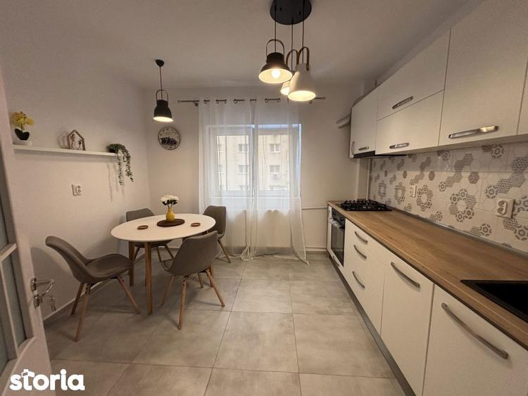 Apartament cu 3 camere decomandat, mobilat în Vitan