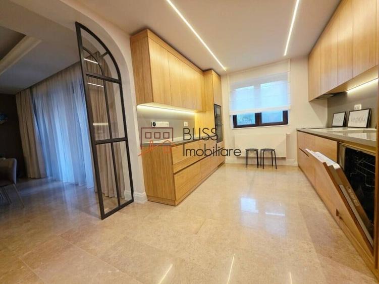 Casă cu 5 camere cu Teren 453 Mp în Pipera