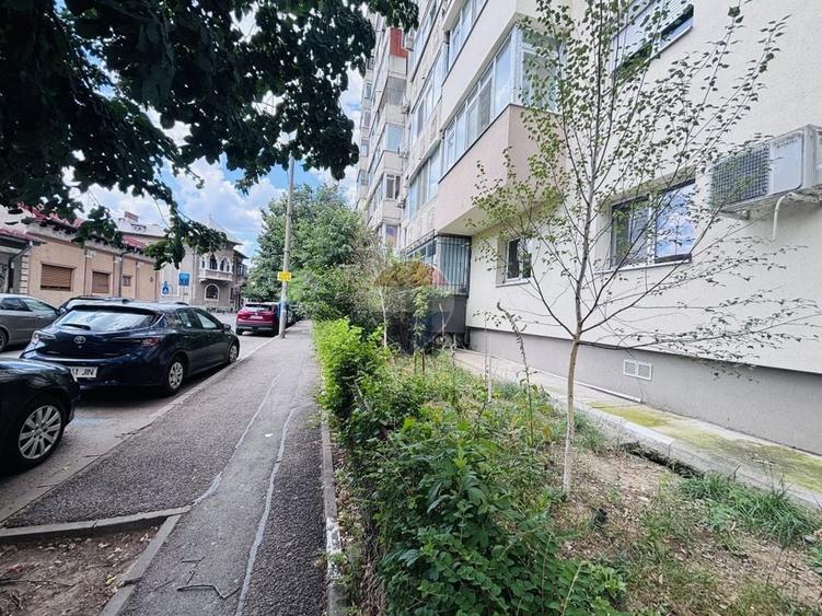 Apartament cu 3 camere decomandat, mobilat în Ștefan cel Mare
