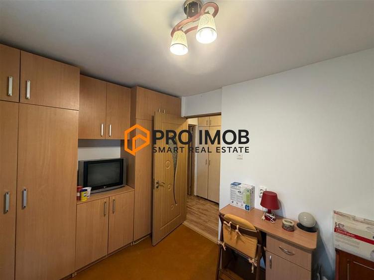 Apartament cu 2 camere semidecomandat, mobilat în Unirii Sud