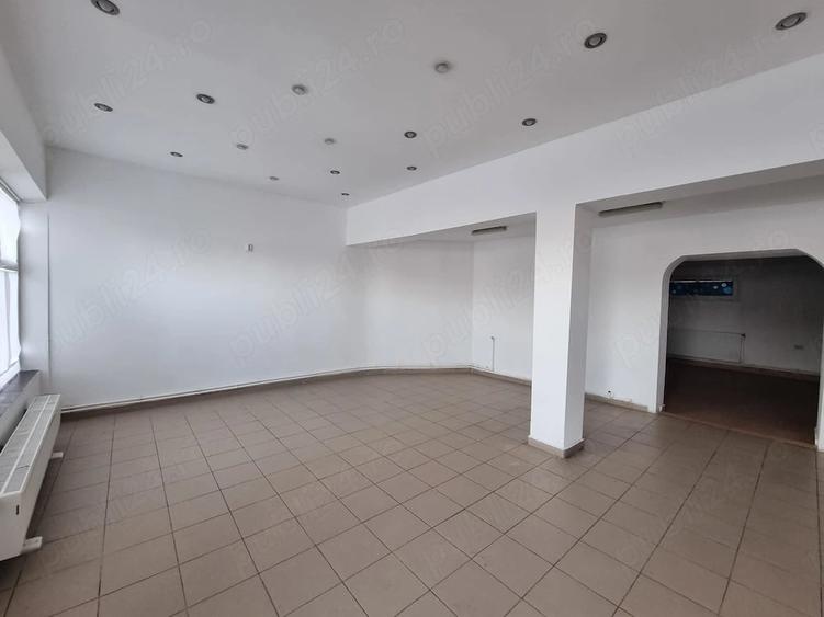 Spațiu comercial, de 80 mp, în Nord