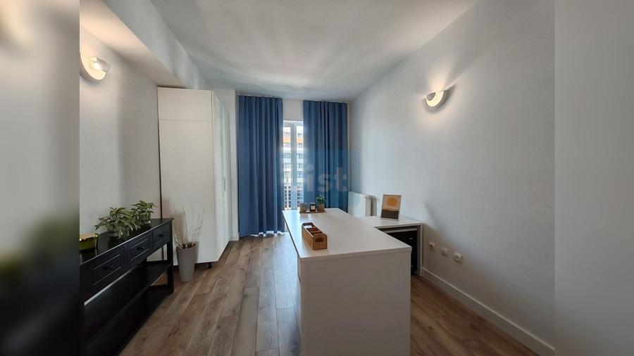 Apartament cu 5 camere semidecomandat, mobilat în Bună Ziua
