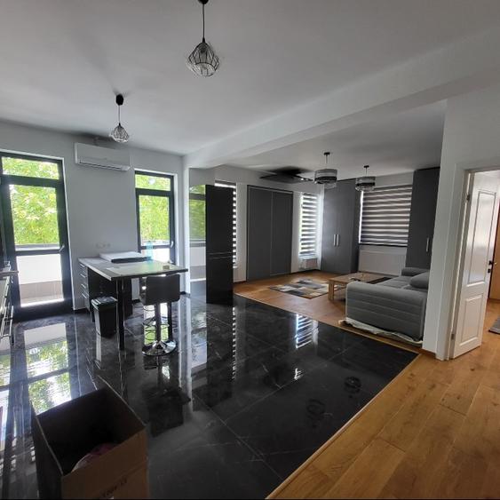 Apartament cu 2 camere semidecomandat, mobilat în Sisești