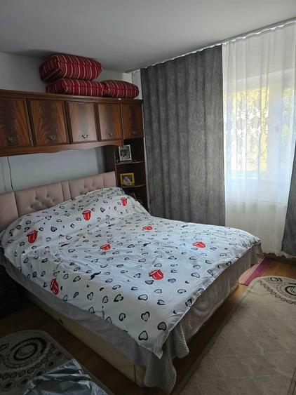 Apartament cu 2 camere decomandat în Lenin