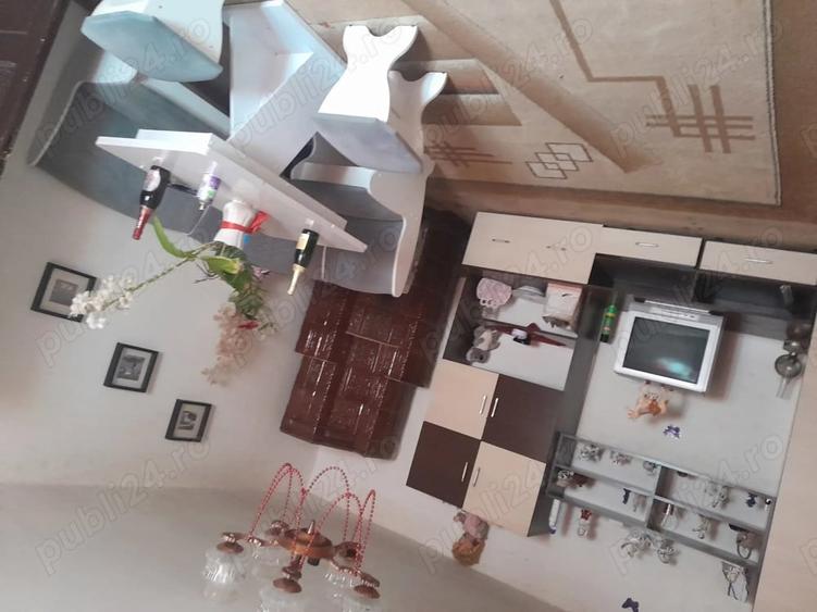 Casă cu 5 camere cu Teren 7000 Mp în Central