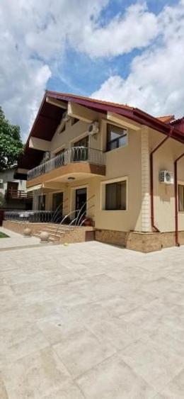 Casă cu 4 camere cu Teren 1000 Mp în Băneasa