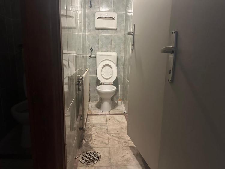 Spațiu comercial, de 300 mp, în Stupini
