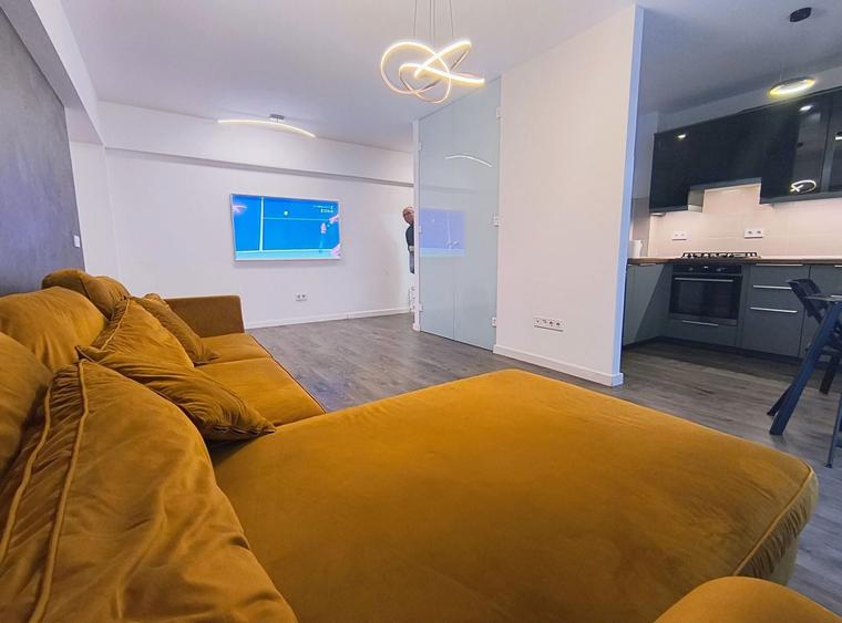 Apartament cu 3 camere semidecomandat, mobilat în Aviației