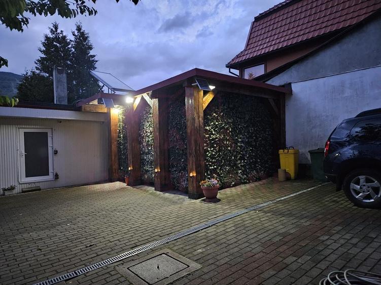 Casă individuală cu 6 camere cu Canalizare în Poiana Mărului