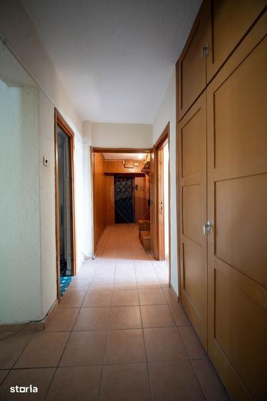 Apartament cu 4 camere în Sud