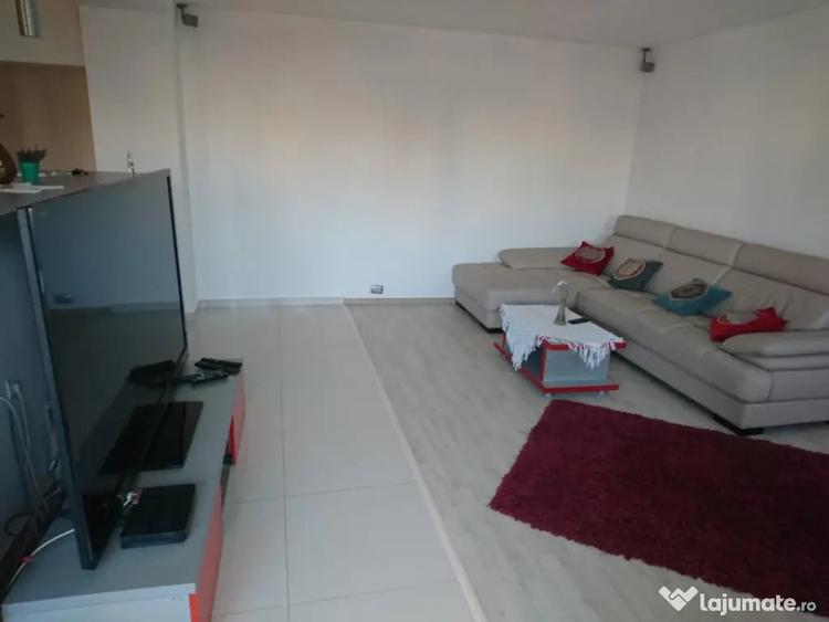 Apartament cu 3 camere decomandat, mobilat în George Enescu