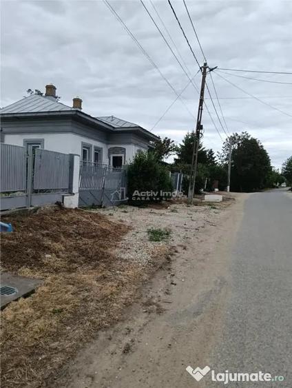 Casă cu 3 camere cu Teren 900 Mp în Central