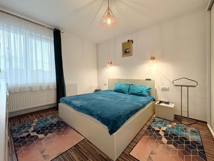 Apartament cu 3 camere decomandat, mobilat în Palas