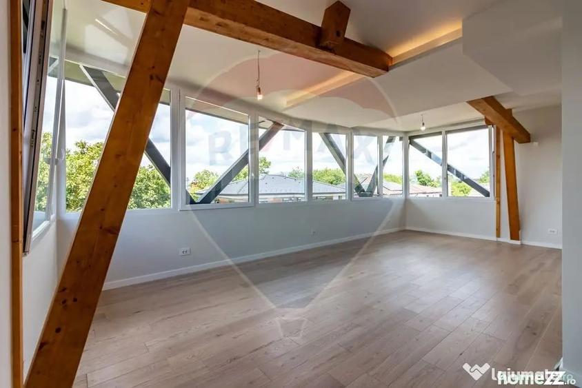 Casă cu 9 camere cu Teren 532 Mp în Băneasa