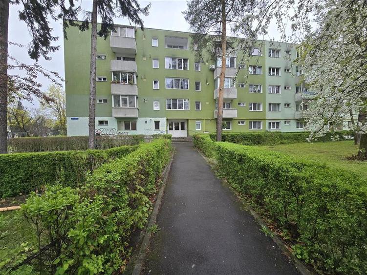 Apartament cu 2 camere semidecomandat, mobilat în Gemenii