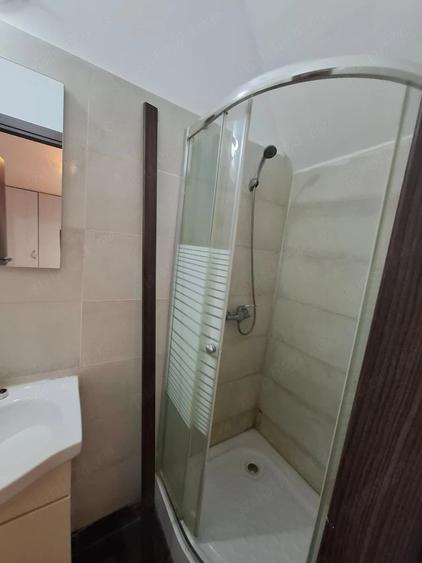 Apartament cu 6 camere decomandat în Central