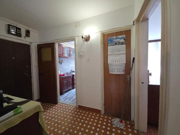 Apartament cu 3 camere în Drumul Taberei