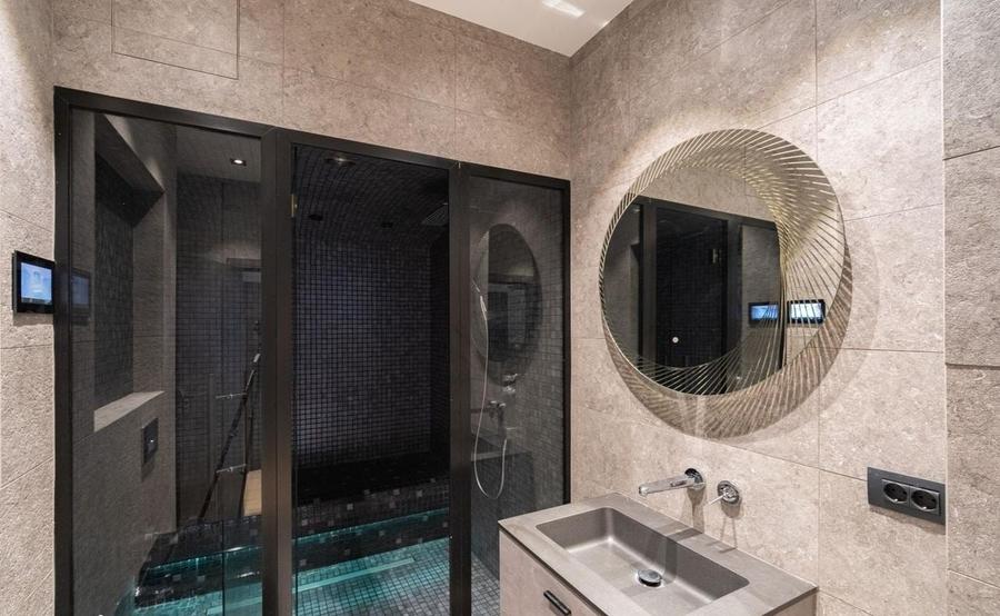 Penthouse cu 5 camere decomandat, mobilat în Barbu Văcărescu